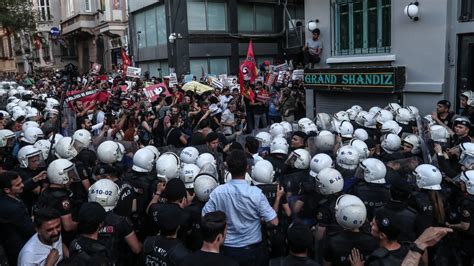 2013 Gezi Park Protests: 르네상스 시대의 자유 사상이 불거진 '터키의 봄'?